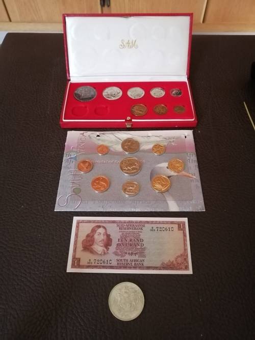 EVERYTHING MUST GO!!! Lot of coins and one banknote. See description for details.