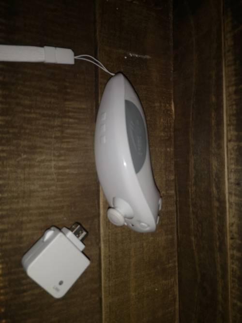 NINTENDO WII WITH 2 CONTROLLERS AND 2 NUNCHUCKS AND TOP SHOT ELITE