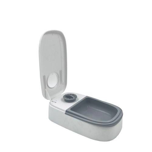 Automatic pet feeder