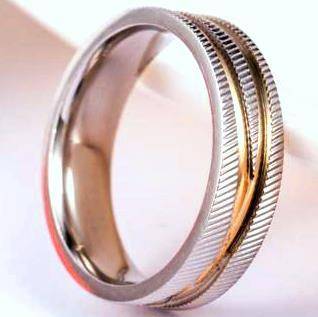 316L Stainless Steel Comfort 6mm Gold Stripe Wedding Band. Ring Size 6.5 / N / 17mm