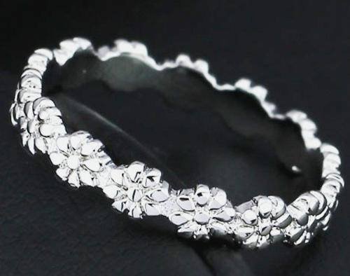 BRAND NEW Eternity Flower Band. Size 8 / Q / 18mm diameter.
