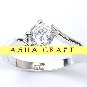 ***SIZE 5*** Elegant 0.75ct Split-Style Ladies Ring