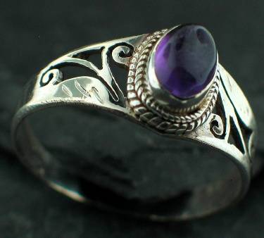 PRE-CHRISTMAS SALE: Size 7 / O - Genuine 1.00ct Amethyst Handcraft .925 Solid Silver Ring