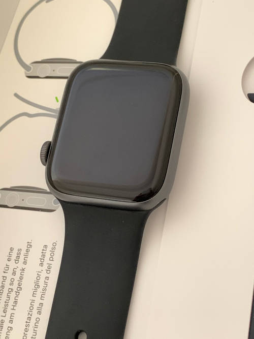 Apple Watch Series 4 Space Grey Aluminium Case Black Sport band 44mm