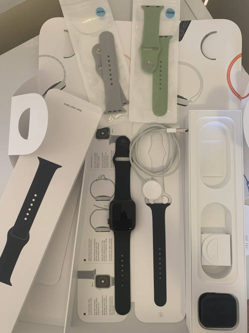 Apple Watch Series 4 Space Grey Aluminium Case Black Sport band 44mm