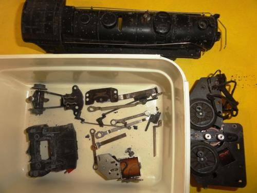 LIONEL- GAUGE O-LOCOMOTIVE-AS PARTS-1948