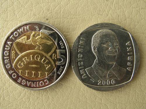 2000 SMILEY MANDELA R5 & GRIQUA TOWN 1815-2015 COMMEMORATIVE R5'S : 50 COINS