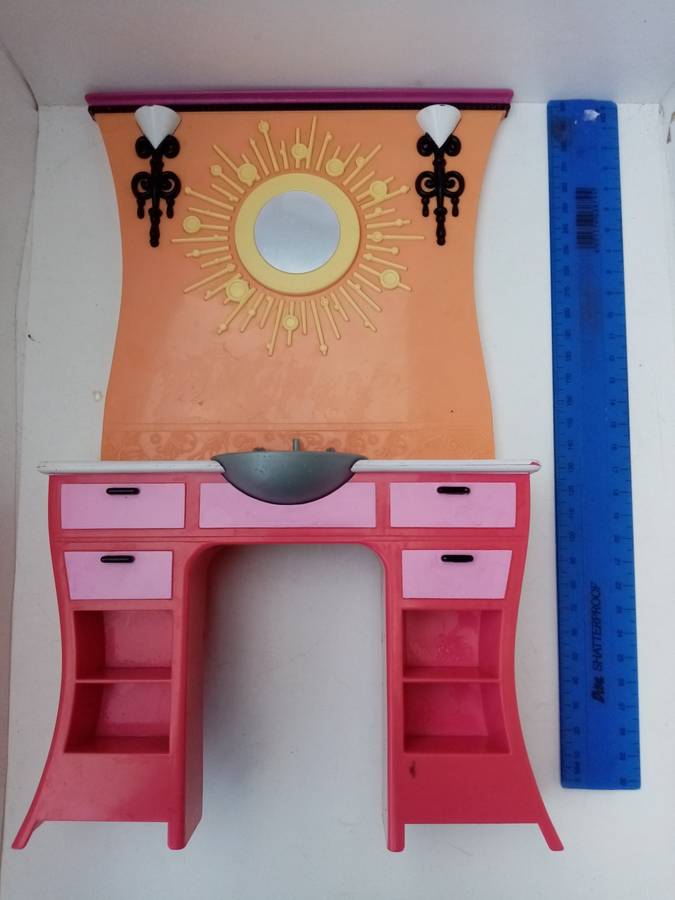Barbie Dressing Table