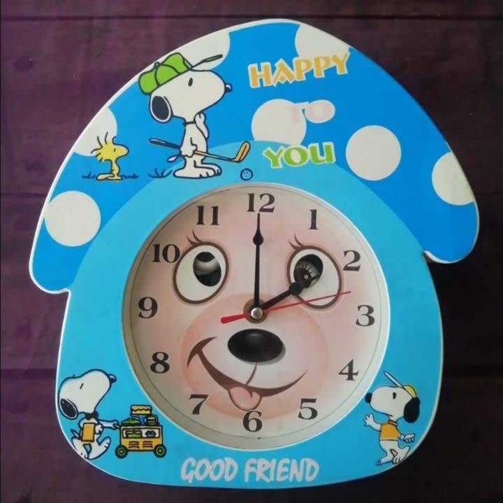 Vintage Snoopy Clock with moving Eyes