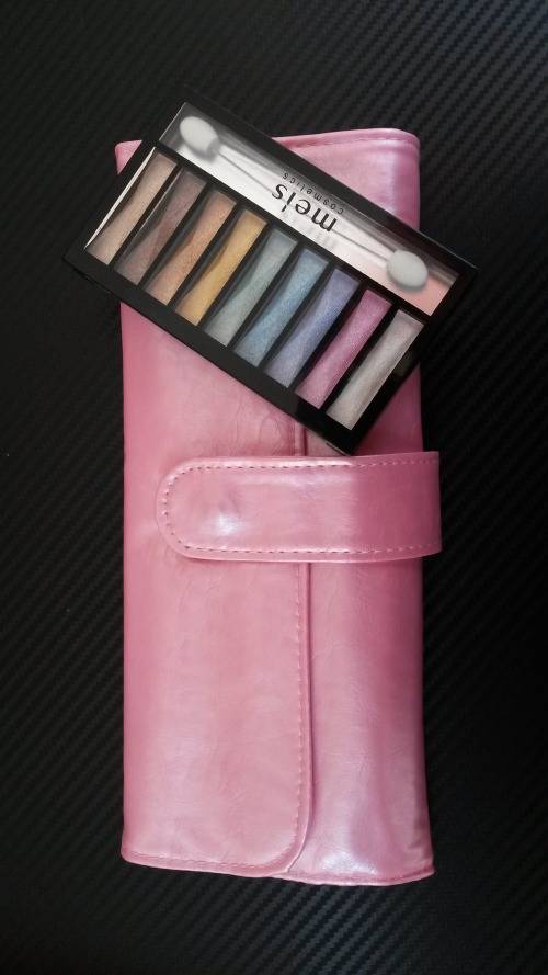 HIGH QUALITY PROFESSIONAL MAKE-UP BRUSHES WITH EYESHADOW COLORS TO MAKE YOUR EYES POP!!!