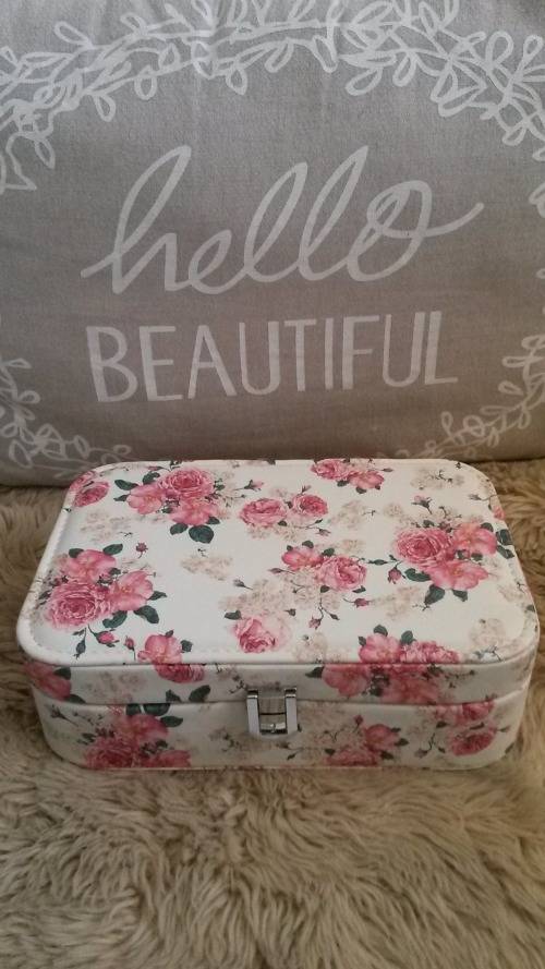 DECORATED ROSE JEWELERY BOX!!