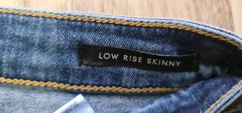 100% Original Guess Ladies Skinny Jeans - Guess Size 28 (SA Size 34) RETAIL R999 (Low Rise Skinny)