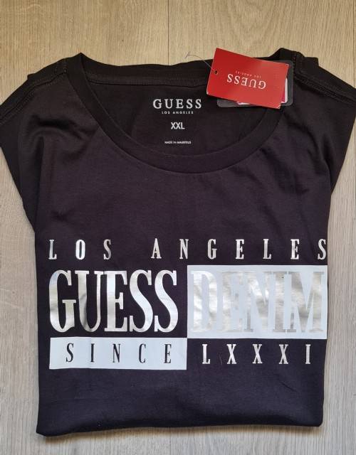100% Original Mens Guess T-Shirt - Large (Retail R499)