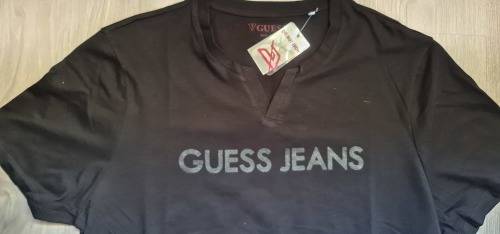 100% Original Mens Guess T-Shirt - Large (Retail R499)