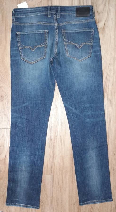100% Original Guess Jeans - Mens Slim Straight Jeans Size : W32L34 (Retail R1299)