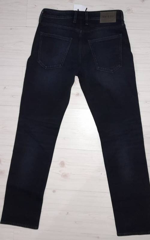 100% Original Guess Jeans - Mens Jeans Slim Straight Size : W32L32 (Retail R1299)