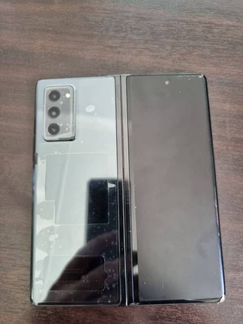 Samsung Galaxy Z Fold 2 5G 256GB - Almost perfect condition (9.9 out of 10)