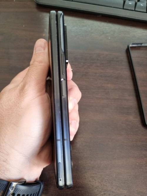 Samsung Galaxy Z Fold 2 5G 256GB - Almost perfect condition (9.9 out of 10)