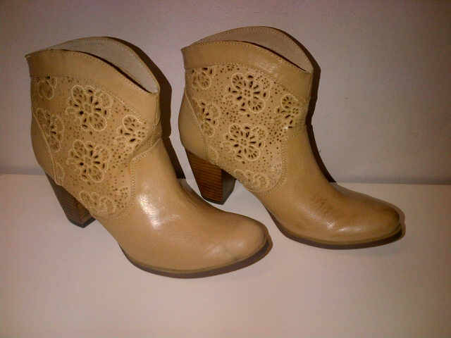 Camel Boots