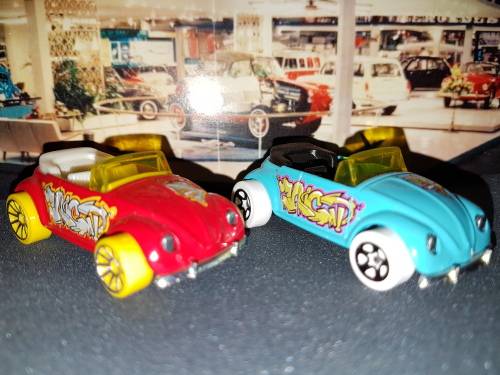 Hot Wheels VW Volkswagen Beetle beetle convertible lot of 2