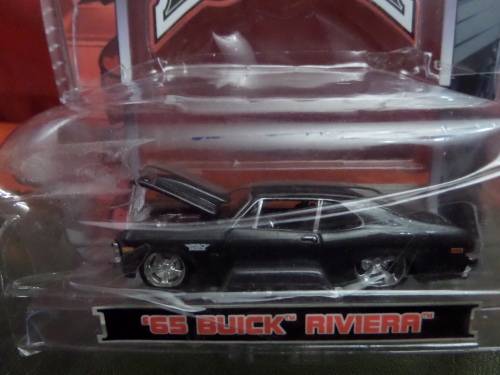 Maisto 2006 1965 Buick Riviera (boxed)