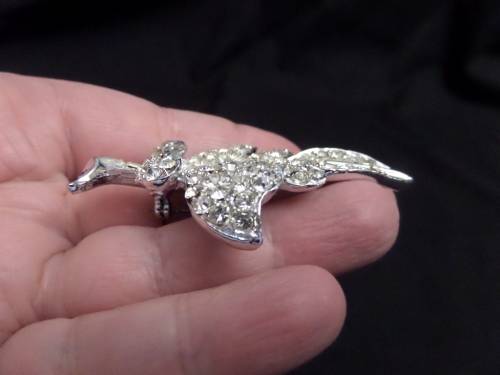 Antique Costume Jewellery Brooch (leaf)