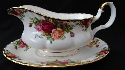 Royal Albert Old Country Roses 1962 Gravy Boat in Excellent Condition