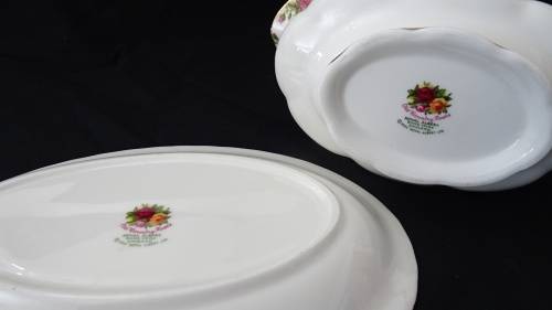 Royal Albert Old Country Roses 1962 Gravy Boat in Excellent Condition