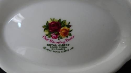 Royal Albert Old Country Roses 1962 Gravy Boat in Excellent Condition
