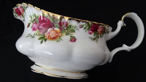 Royal Albert Old Country Roses 1962 Gravy Boat in Excellent Condition