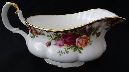 Royal Albert Old Country Roses 1962 Gravy Boat in Excellent Condition