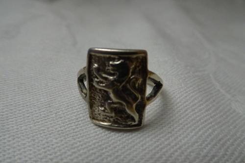 Stunning Sterling Silver Ring with a Lion Motive 4.5 grams -  18 mm Dim