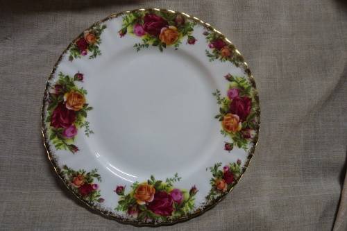 7 x Royal Albert - Plates (20,5 Cm) - Made in England - Good Condition (BIDDING PER PLATE)
