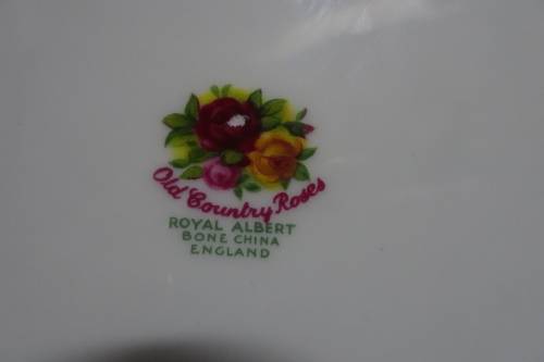 7 x Royal Albert - Plates (20,5 Cm) - Made in England - Good Condition (BIDDING PER PLATE)
