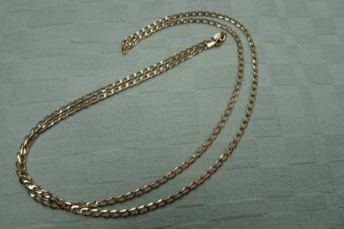 Stunning Italy 375 9ct Gold Necklace - 59cm Long - 3.7 grams - Clearly Marked in Excellent Condition