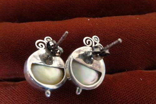 Beautiful Sterling Silver Stud Earrings Marbe Pearls and Scroll Detail 4.9 g Diameter 12 mm