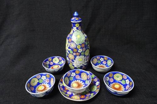 Beautiful Handpainted Japanese Pottery Set Small Jar With Lid, Five Small Bowls and One Small Saucer