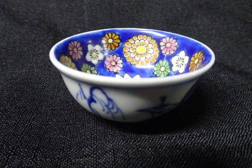 Beautiful Handpainted Japanese Pottery Set Small Jar With Lid, Five Small Bowls and One Small Saucer