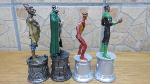 4 Boxed DC Comics Super Heroes/Villains Man-Bat/Kid Flash/Green Lantern/Ra`s Al Ghul Chess Pieces
