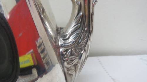 Stunning Viners International Silver Plate Tea Pot, Lidded Sugar Bowl and Creamer Set