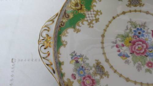 Pretty Vintage Shelley Fine Bone China Cake Plate With Flat Handles #13290. Made in England.