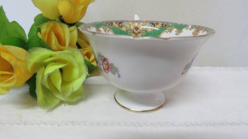 Pretty Vintage Shelly Fine Bone China Teacup, Saucer, Small Cake Plate #13290. Made in England.