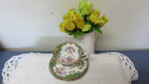 Pretty Vintage Shelly Fine Bone China Teacup, Saucer, Small Cake Plate #13290. Made in England.