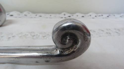 Gorgeous Vintage Carrol Boyes (1954-2019) Aluminium `Wave` Paper Towel Rail 34,5 x 10 x 8,5 cm