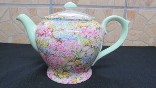 Beautiful Vintage Shelley Fine Bone China Chintz `Rock Garden` Pattern Teapot C. 1950