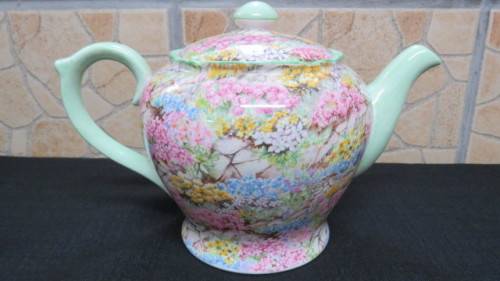 Beautiful Vintage Shelley Fine Bone China Chintz `Rock Garden` Pattern Teapot C. 1950