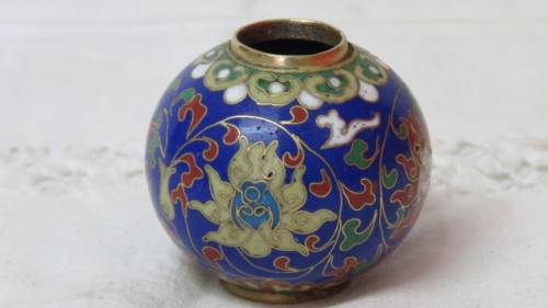 Beautiful Vintage Miniature Cloisonne Pot With Floral Design H: 5 cm