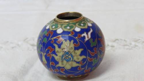 Beautiful Vintage Miniature Cloisonne Pot With Floral Design H: 5 cm