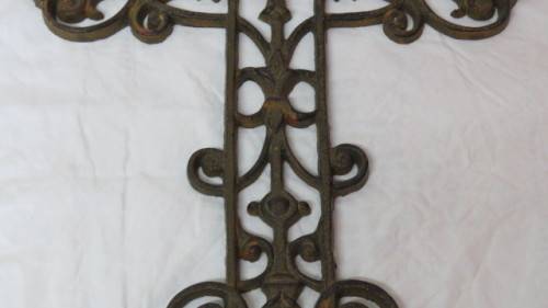 Beautiful Vintage Cast Iron Cross 51 x 33 cm