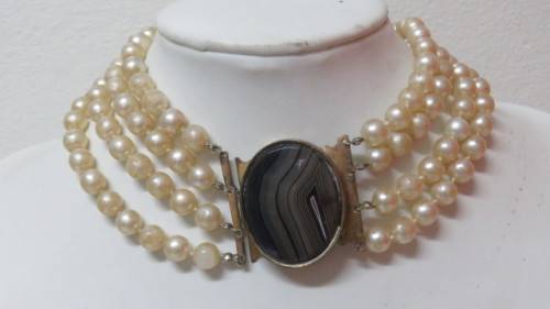 Collection of Seven Vintage Ladies Necklaces. Details in Description.